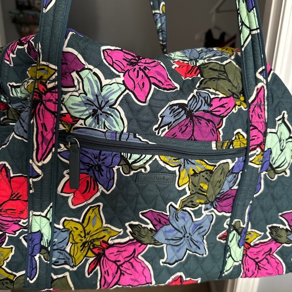 Vera Bradley Floral Quilted Women's Large Duffel NWT - Picture 2 of 7